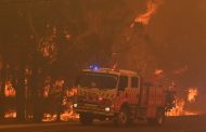 20 properties destroyed as NSW firefighters hospitalised with severe burns