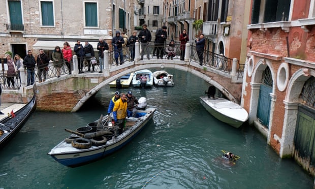 Venice rejects autonomous rule with poll turnout of just 21%