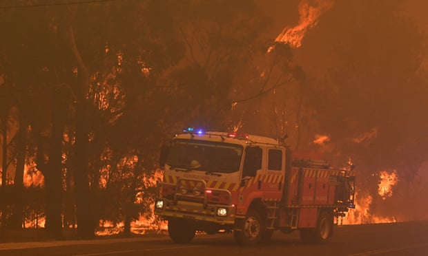 20 properties destroyed as NSW firefighters hospitalised with severe burns