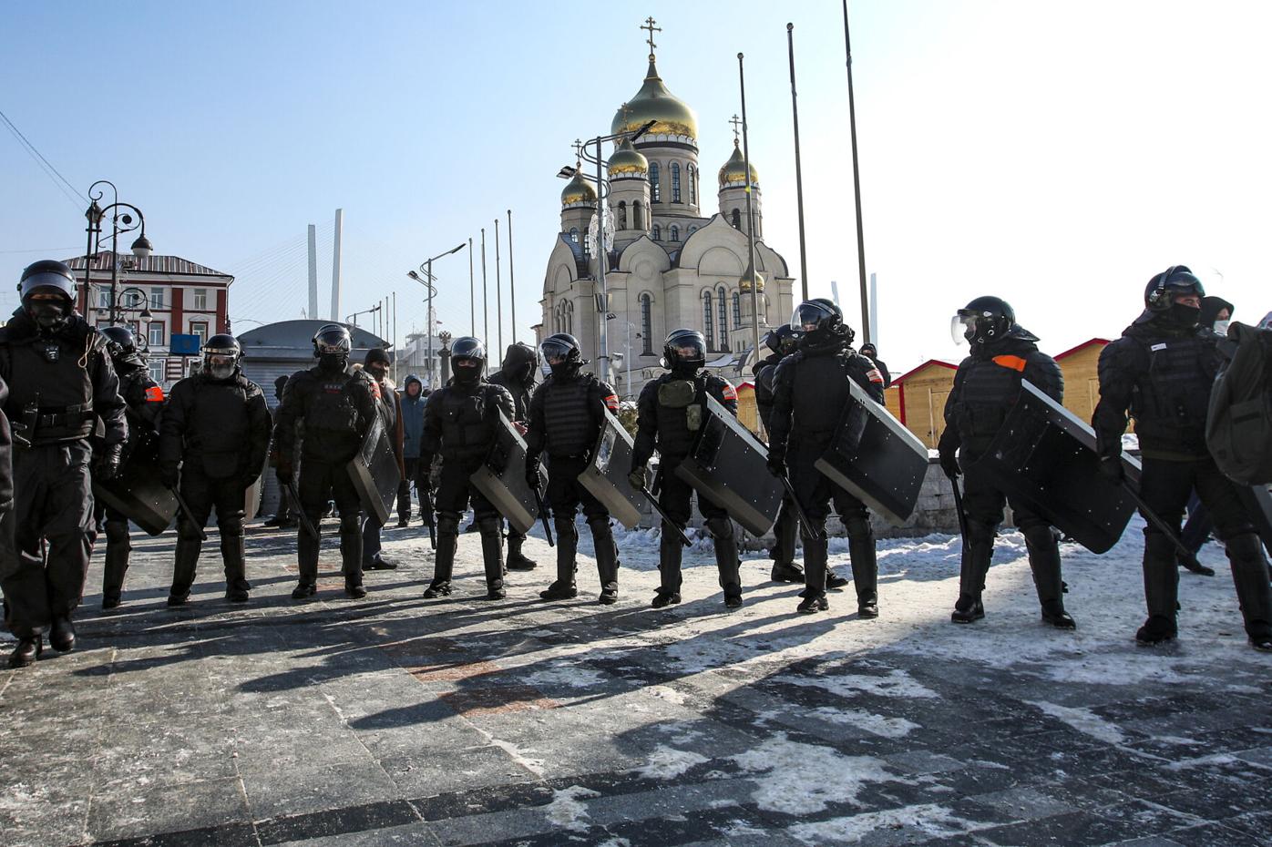 Russia arrests 750 protesters demanding Navalny’s release