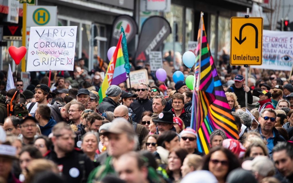 Police: More than 10,000 participants at demonstration in Stuttgart